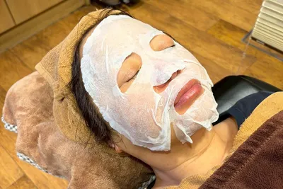 フェイスマスクによる施術