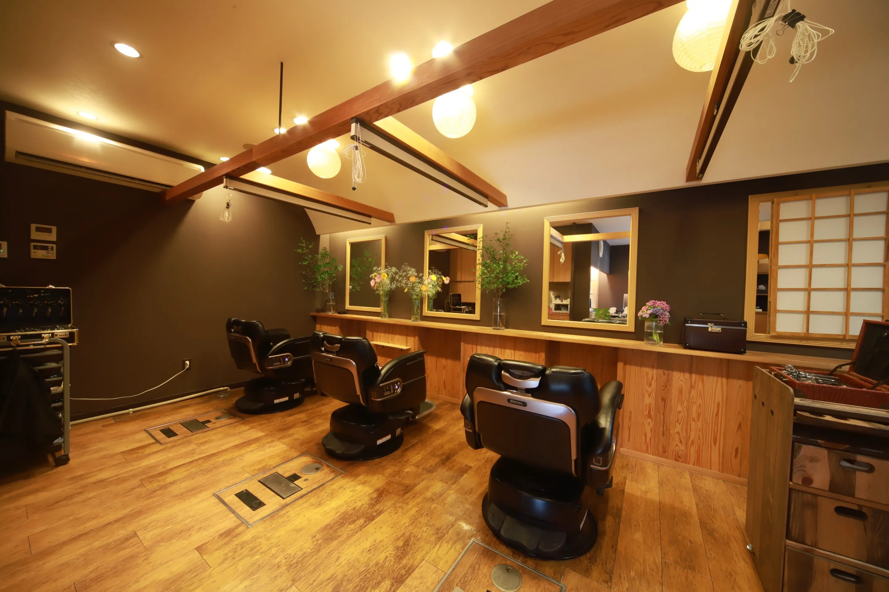 Hair Associe IWAI サロン内装