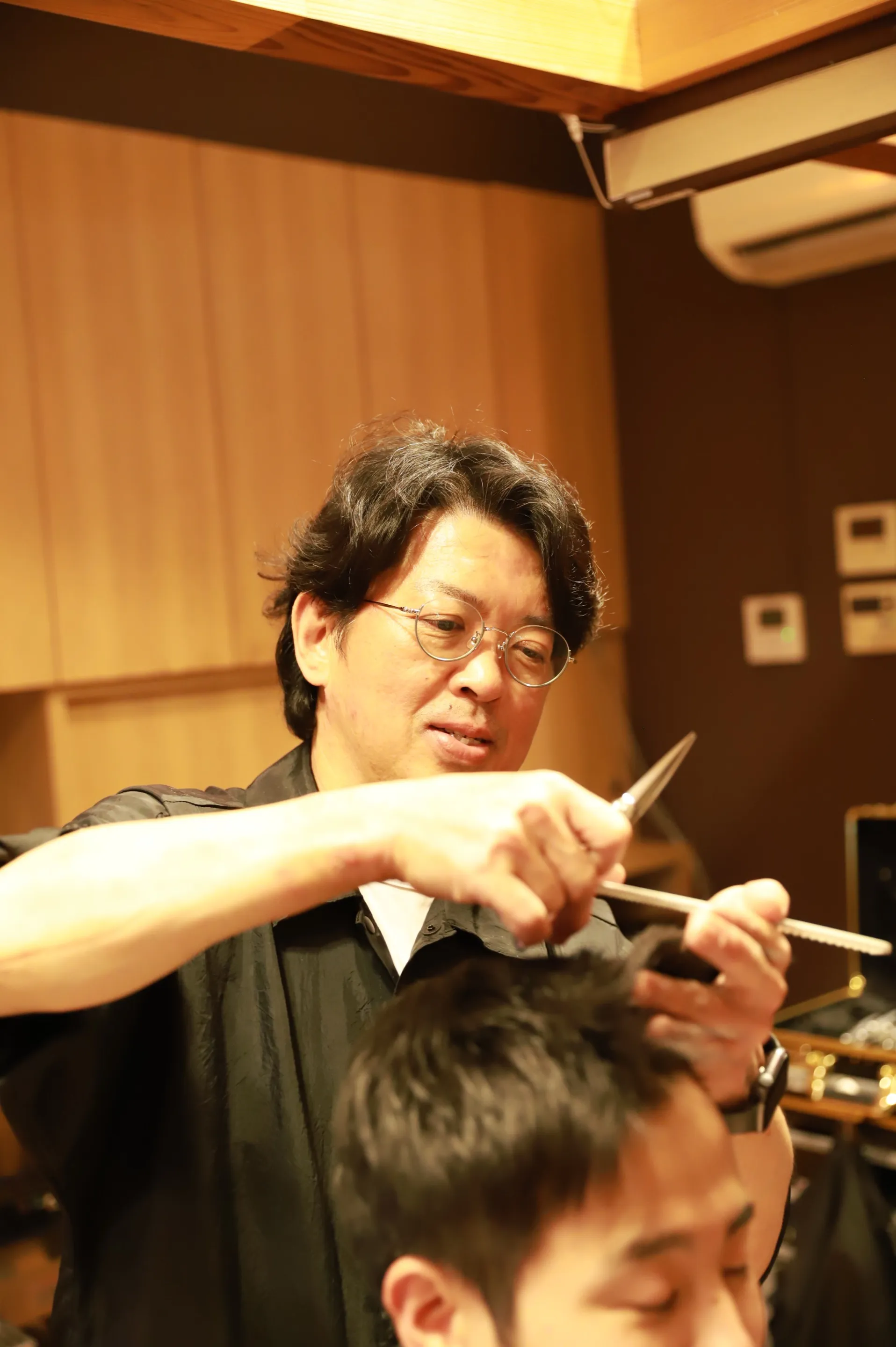 岩井 健治 施術風景